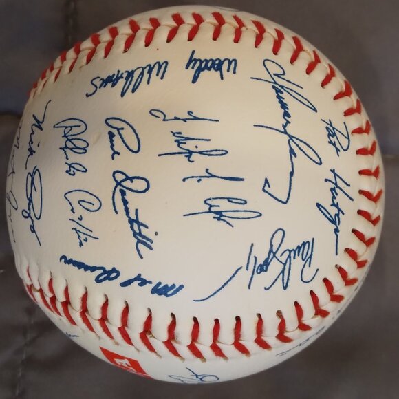 VINTAGE TORONTO BLUE JAYS FACSIMILE TEAM AUTOGRAPHED BASEBALL - Picture 5 of 5